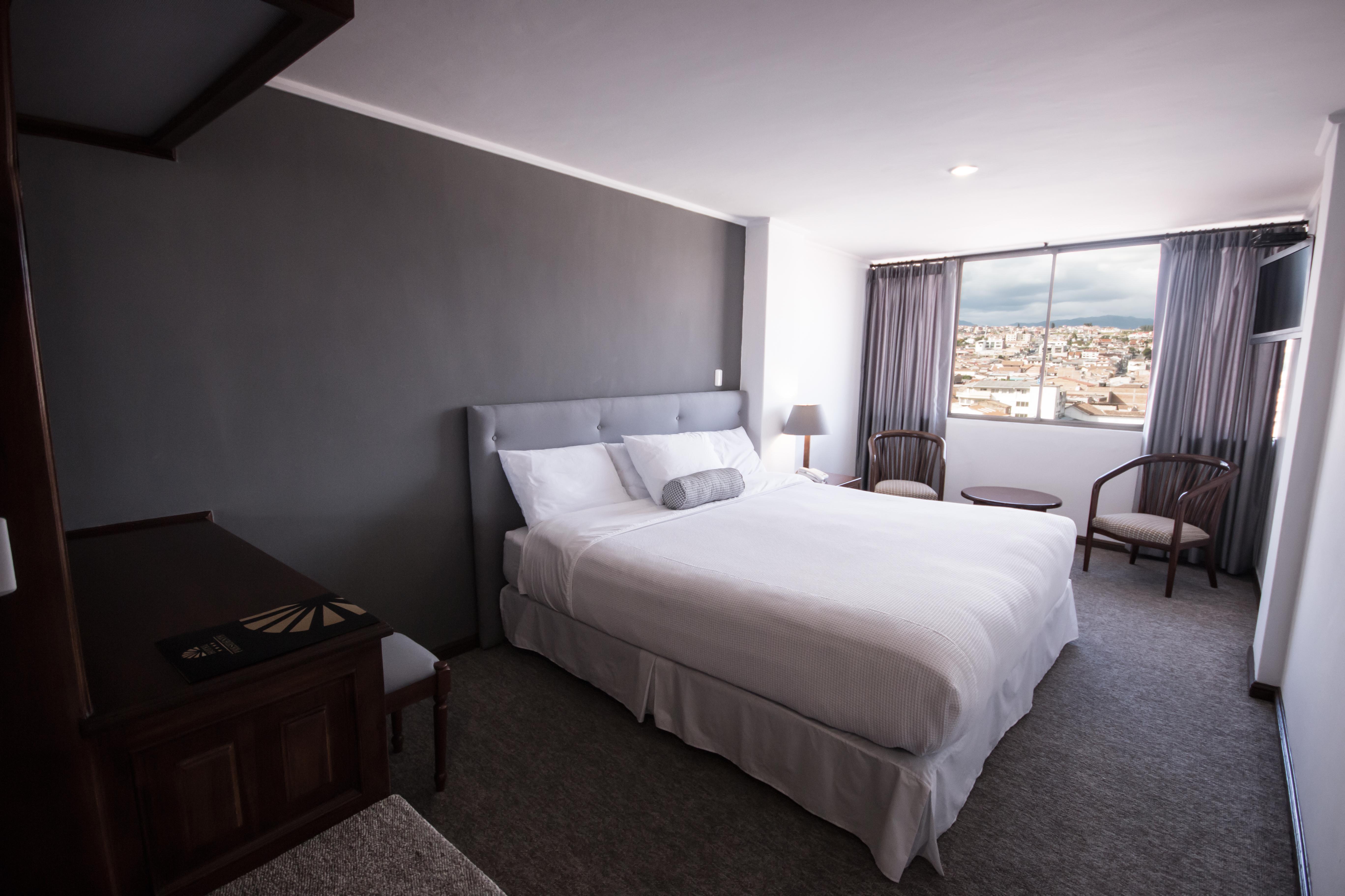 Hotel Presidente Куенка Екстериор снимка