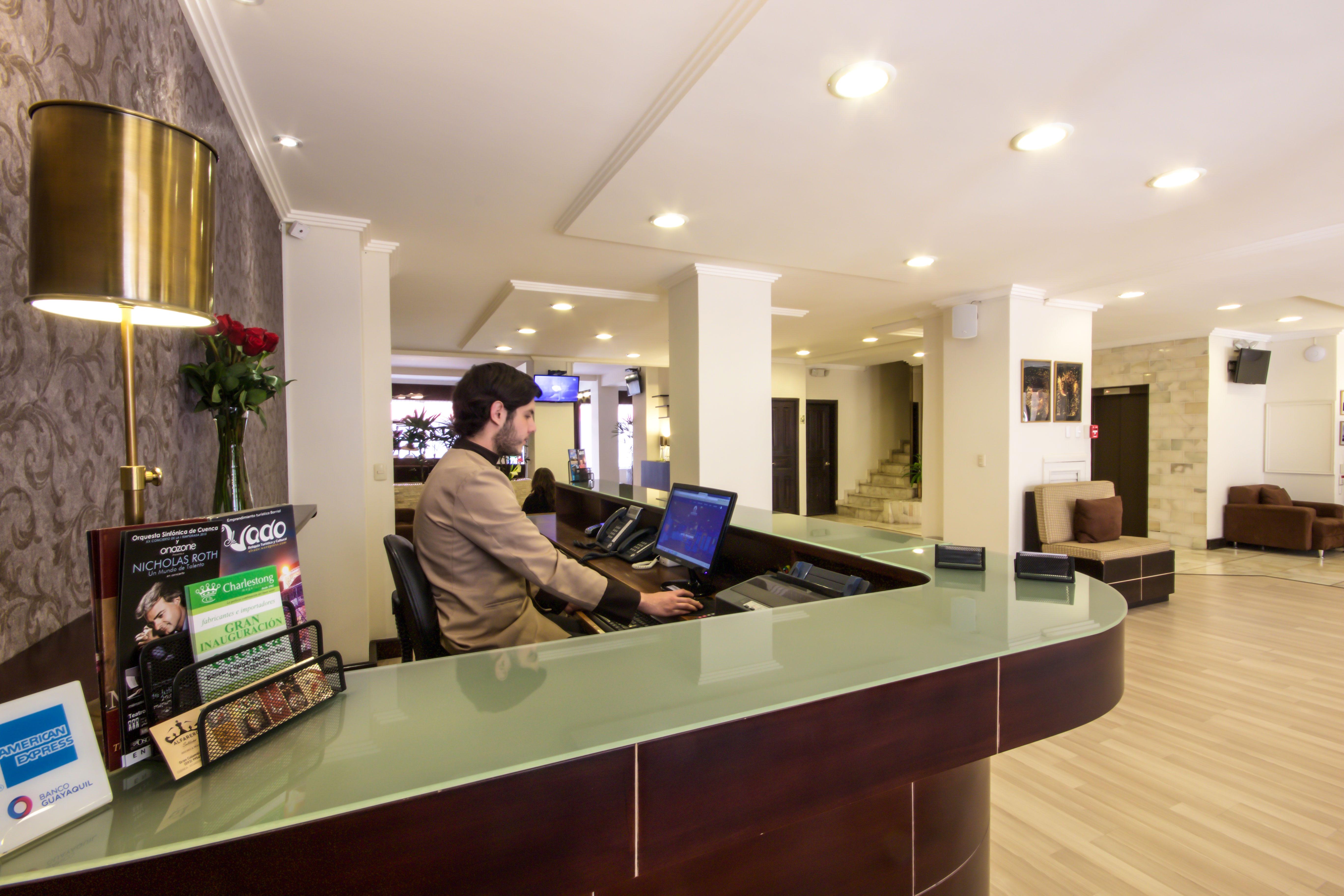 Hotel Presidente Куенка Екстериор снимка