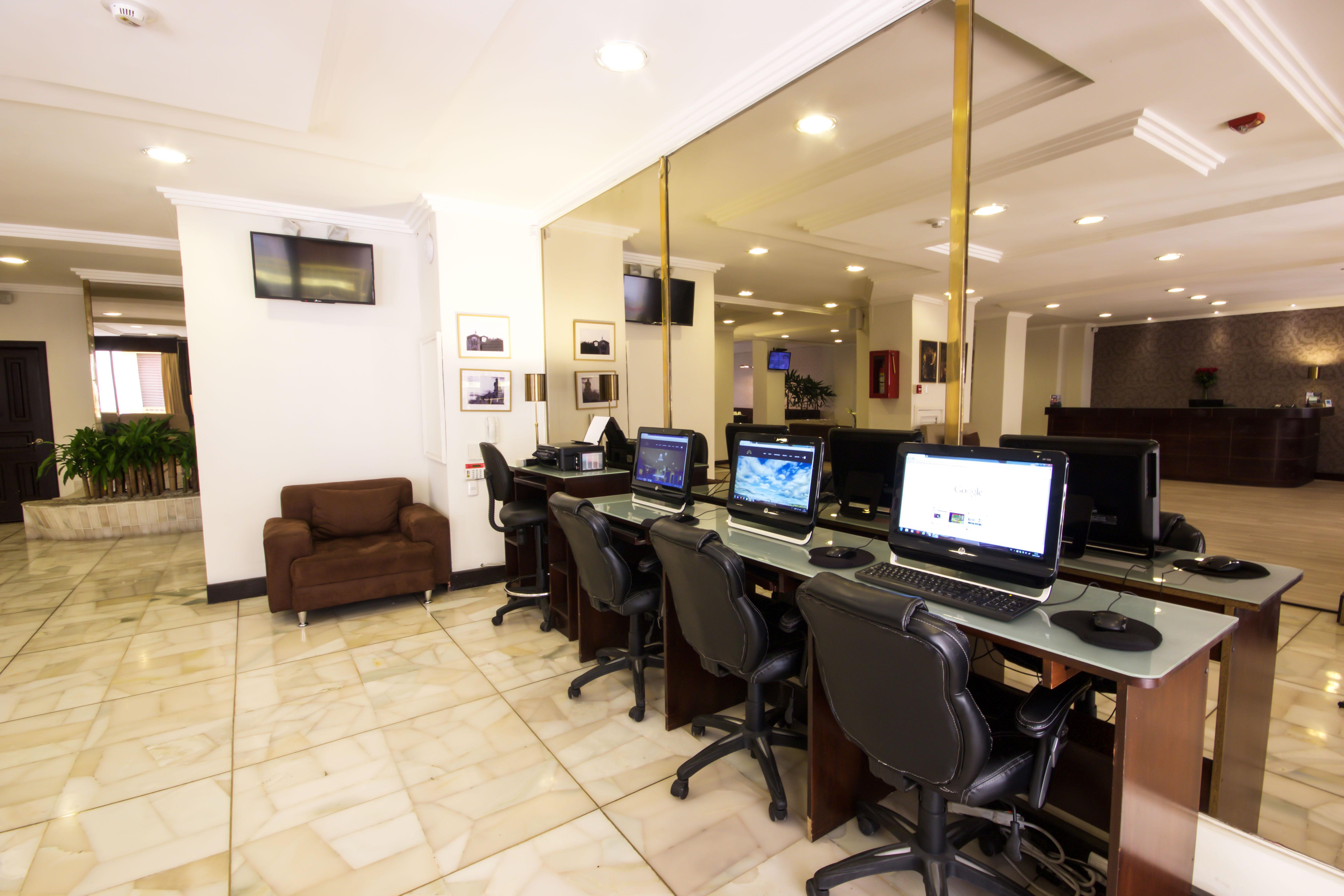 Hotel Presidente Куенка Екстериор снимка