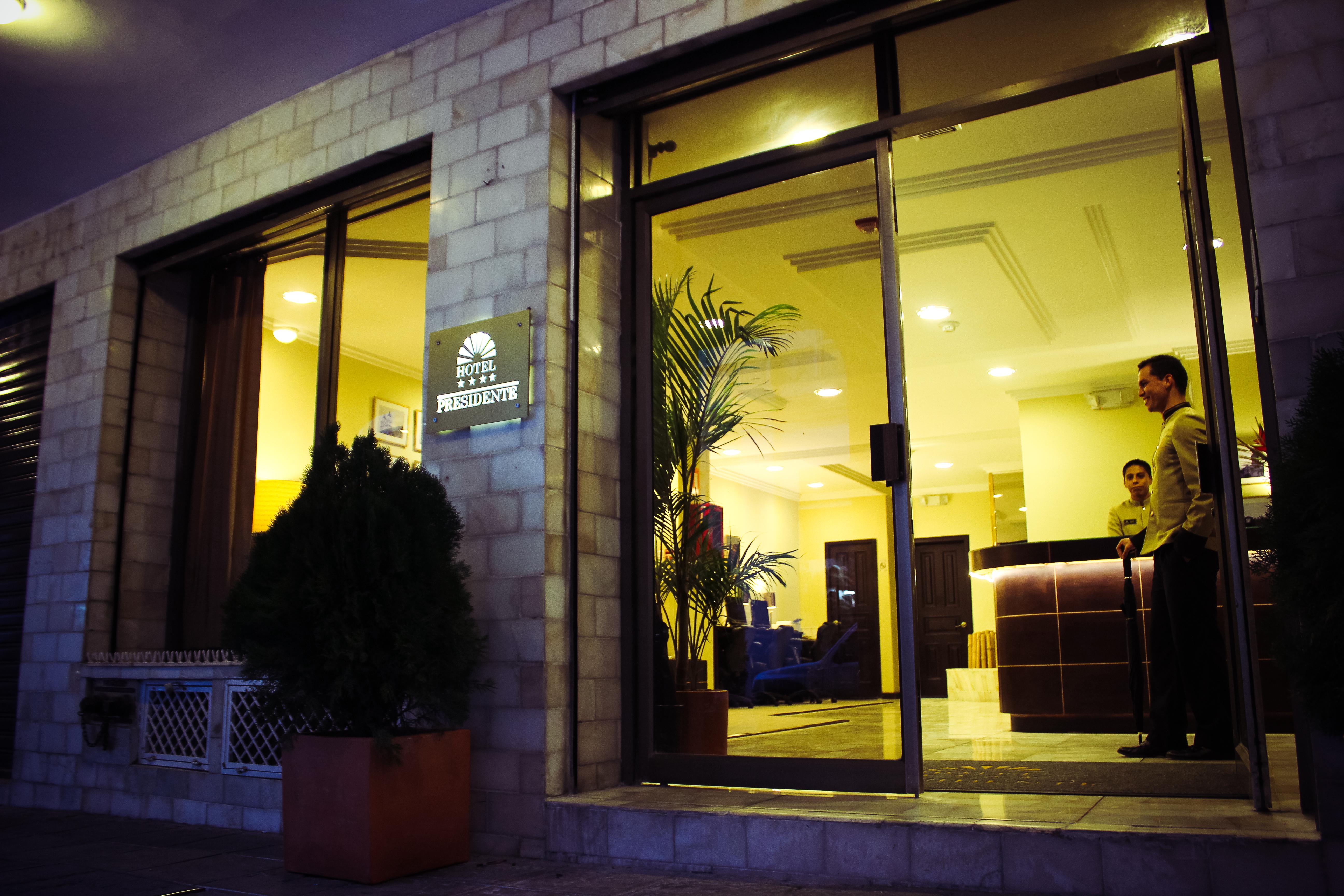 Hotel Presidente Куенка Екстериор снимка