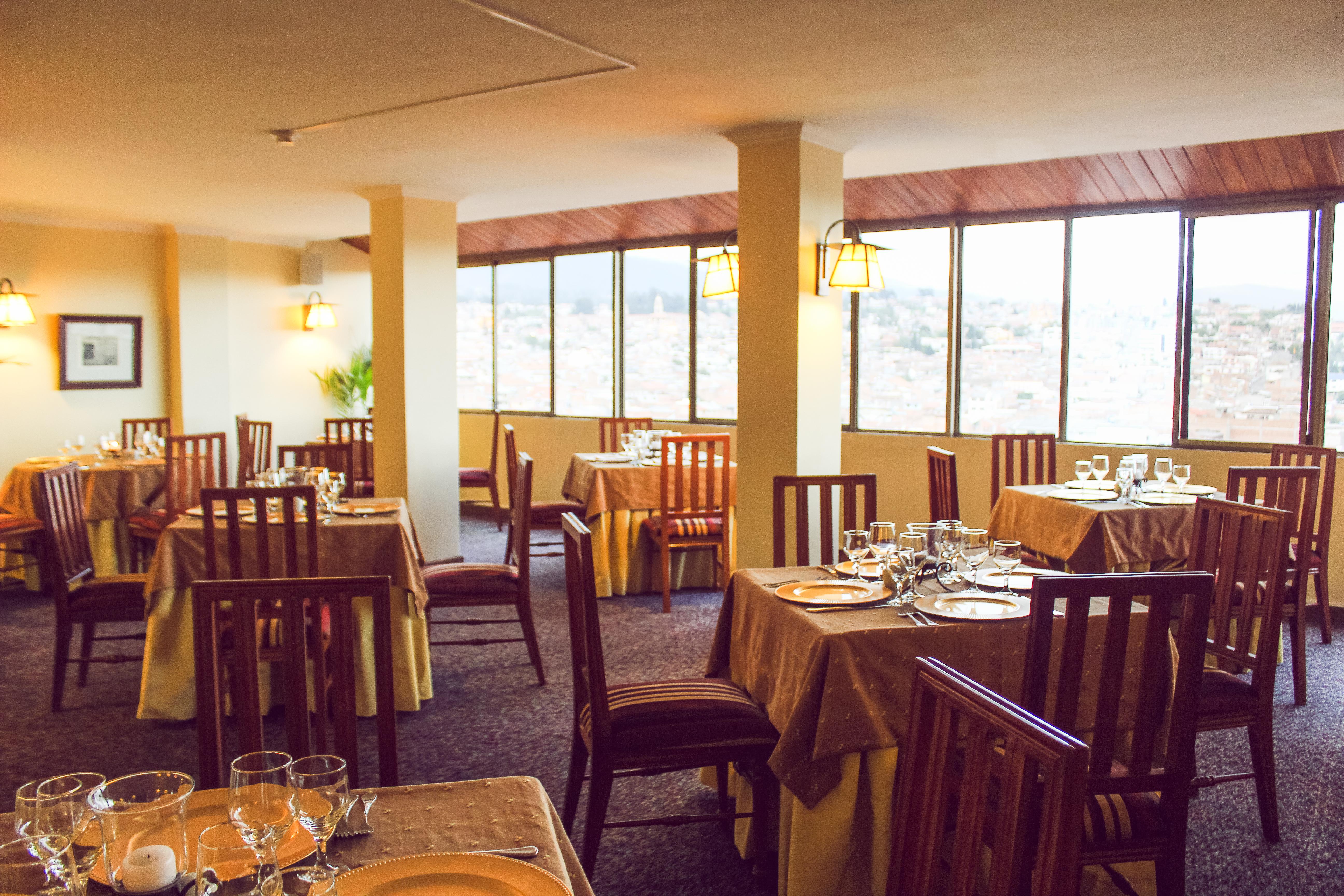 Hotel Presidente Куенка Екстериор снимка