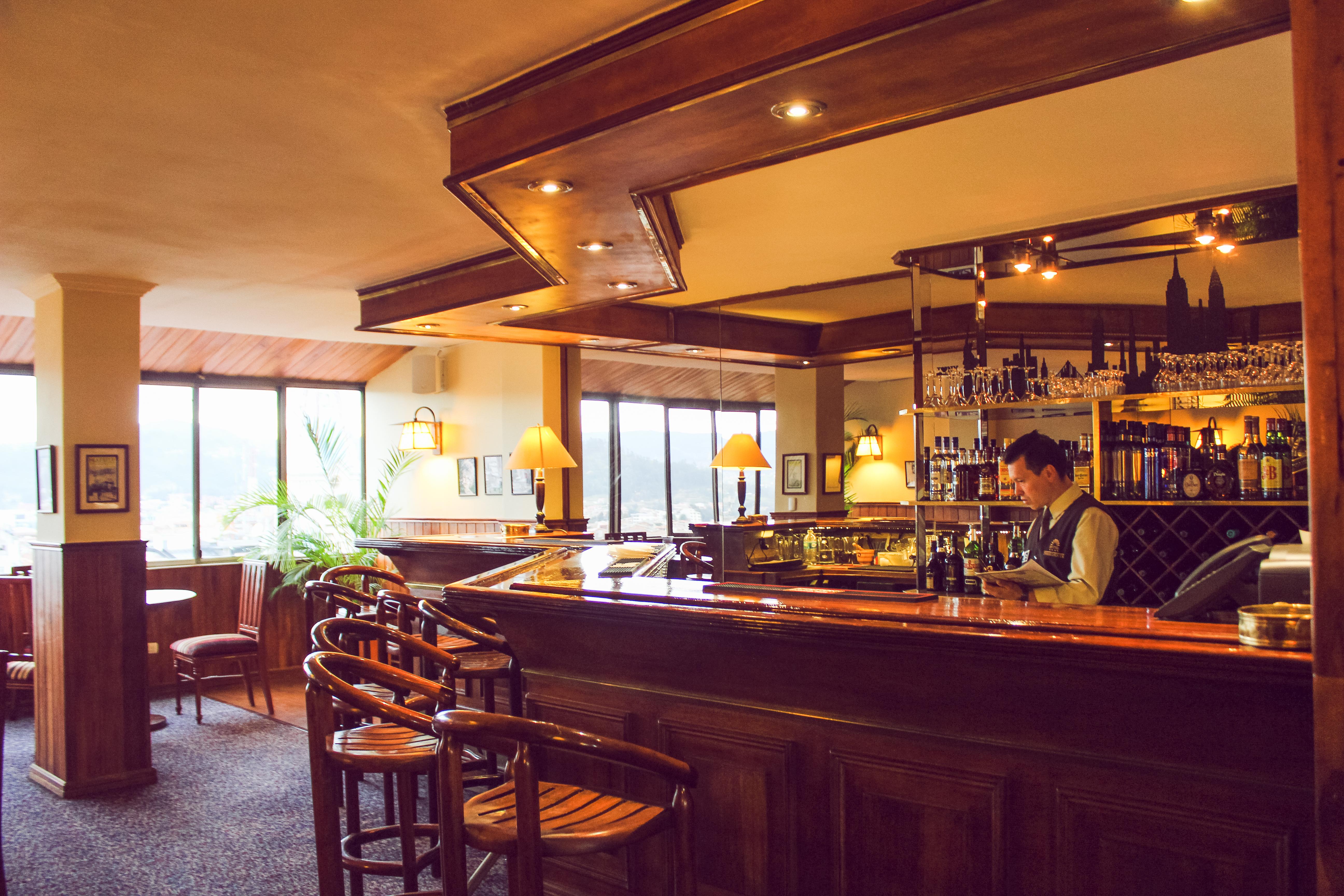 Hotel Presidente Куенка Екстериор снимка