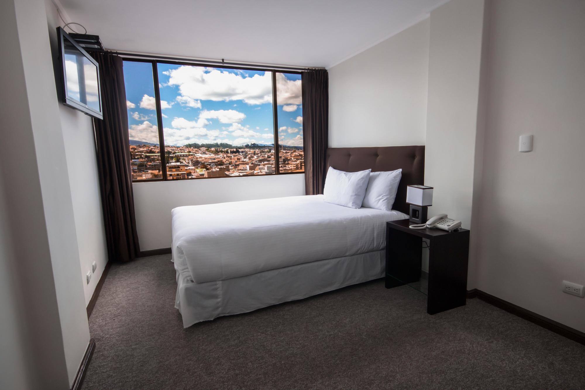 Hotel Presidente Куенка Екстериор снимка