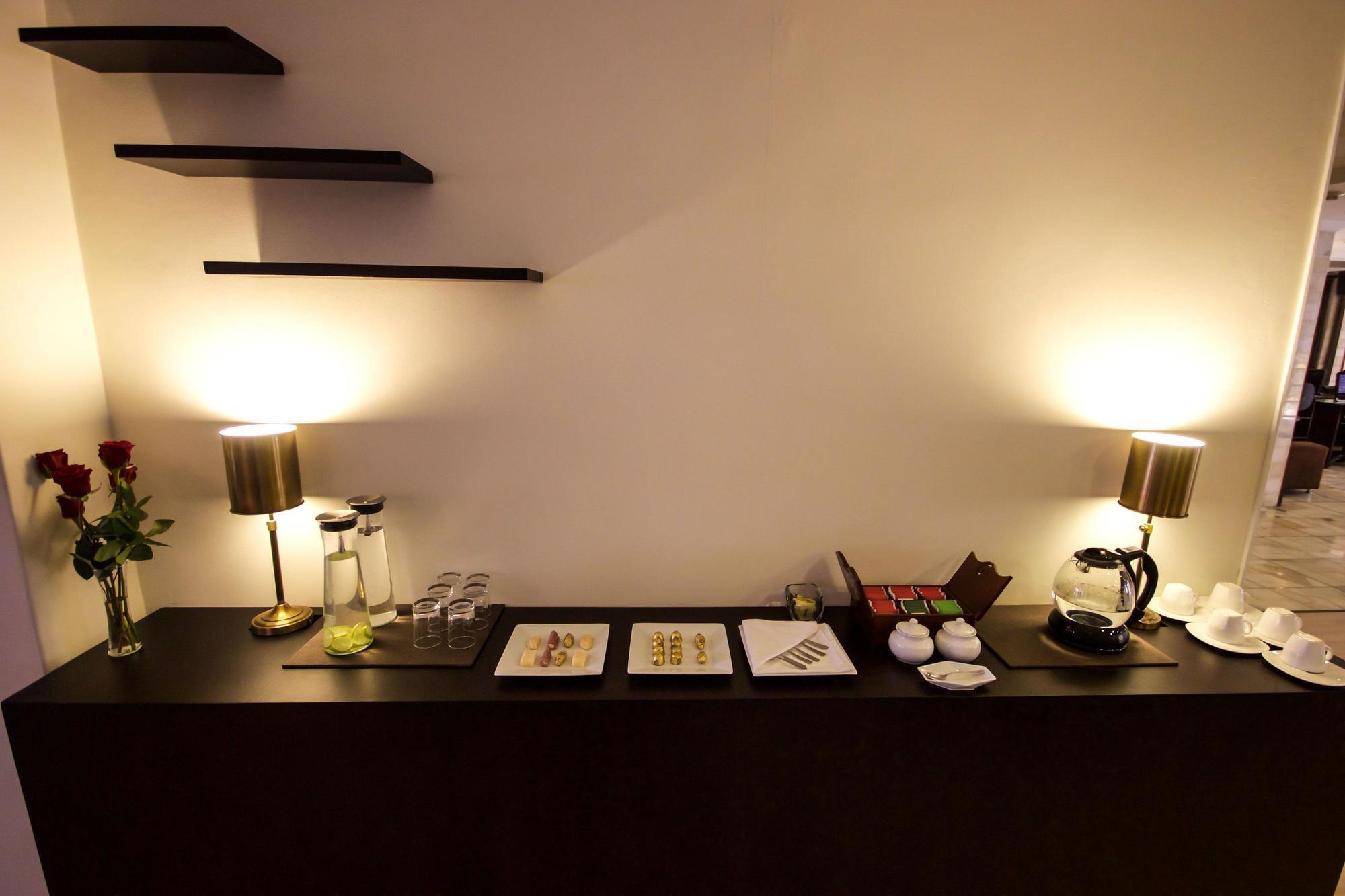 Hotel Presidente Куенка Екстериор снимка