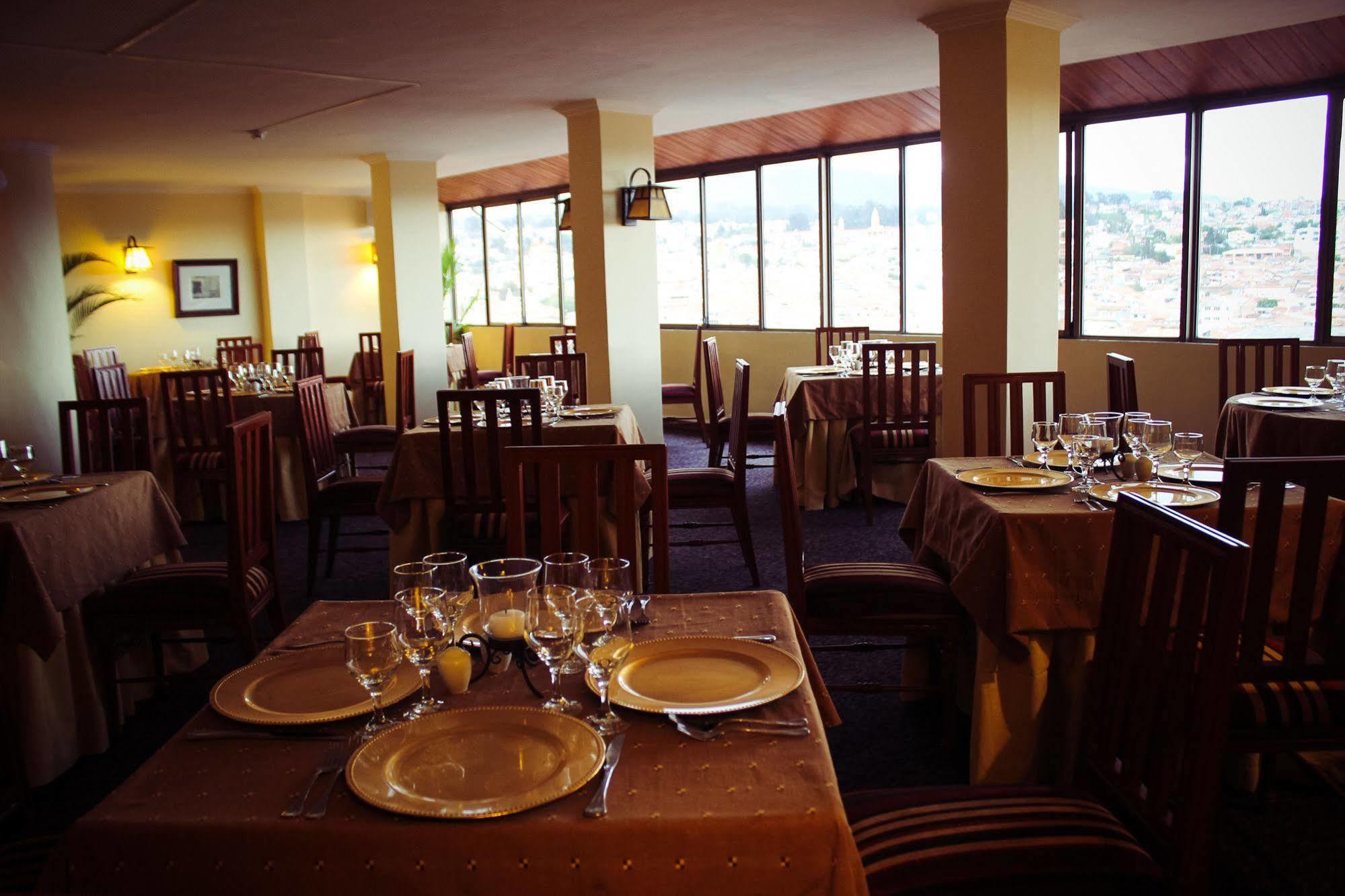 Hotel Presidente Куенка Екстериор снимка